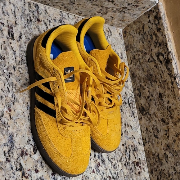 Adidas - Picture 3 of 5